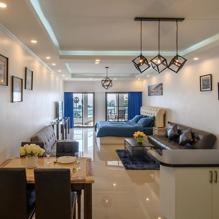 Jomtien Beachfront Stylish Studio , Stunning Seaview , Big Pool Exterior photo