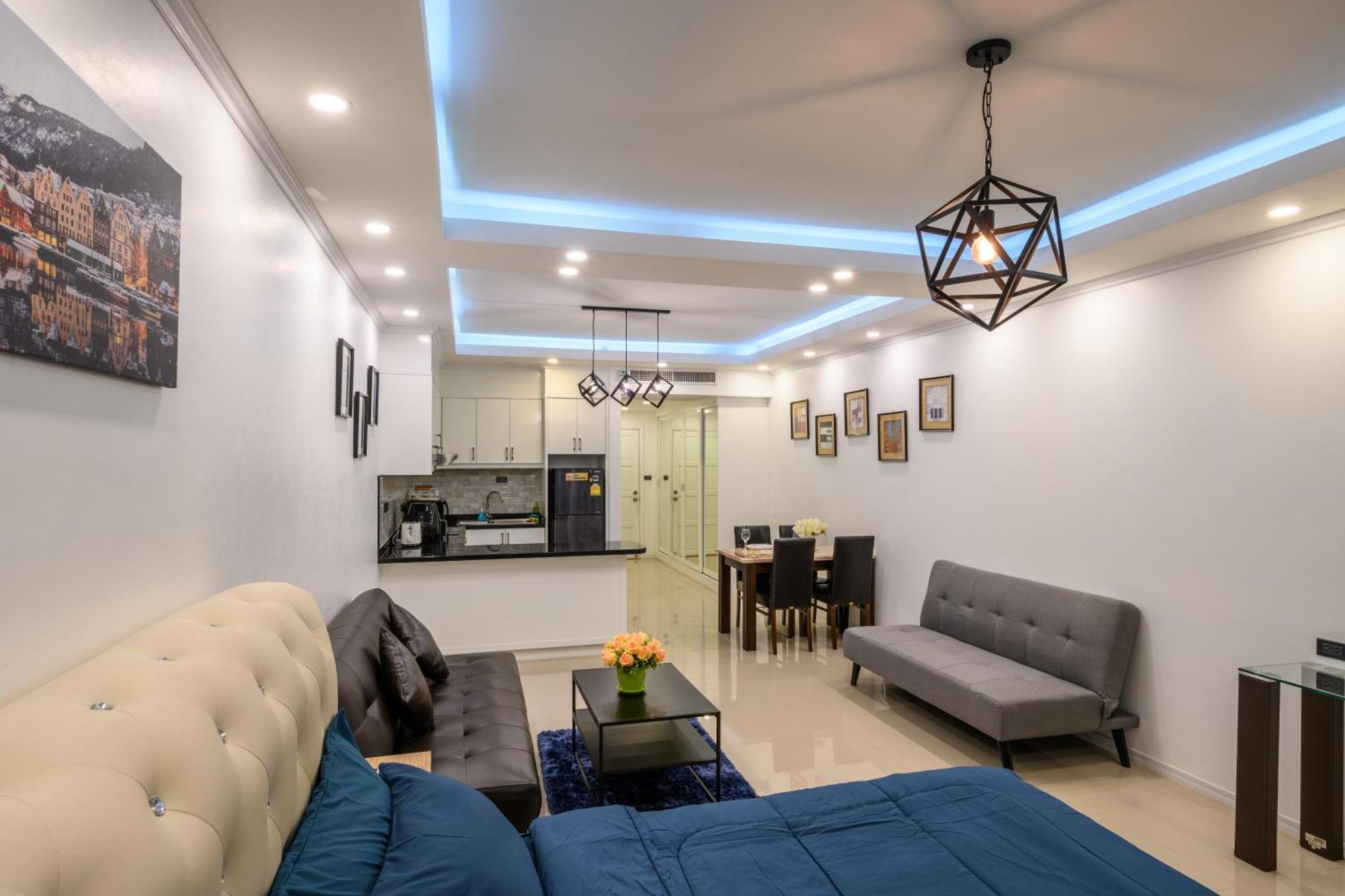 Jomtien Beachfront Stylish Studio , Stunning Seaview , Big Pool Exterior photo